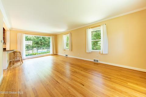 2314 Algonquin Rd, Schenectady, NY 12309 photo 10