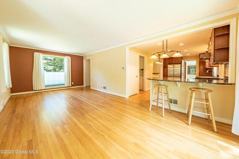 2314 Algonquin Rd, Schenectady, NY 12309 photo 8