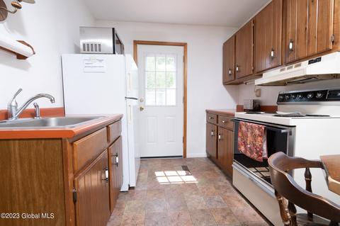 428 Chiswell Rd, Schenectady, NY 12304 photo 7