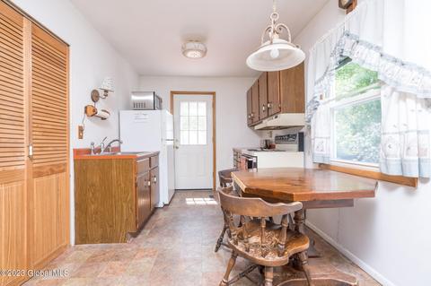 428 Chiswell Rd, Schenectady, NY 12304 photo 6
