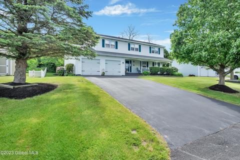 21 Robin Ln, Rensselaer, NY 12144