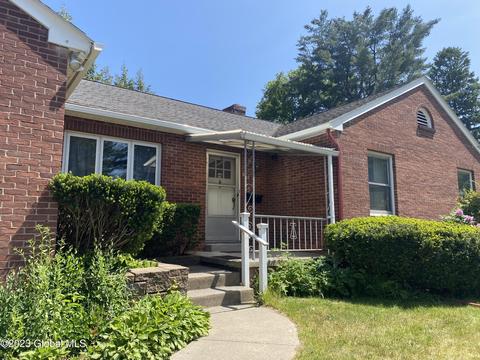 830 Parkside Ave, Schenectady, NY 12309