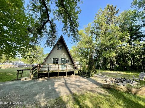 12 Nathan St, Queensbury, NY 12804