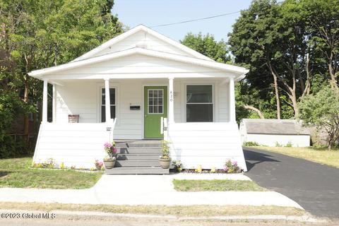 820 Bradt St, Schenectady, NY 12306