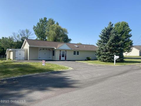 2 Glynn Dr, Cohoes, NY 12047
