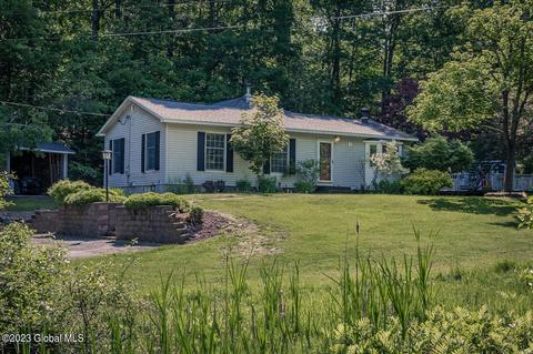 330 Palmer Rd, East Greenbush, NY 12061