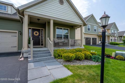 23 Essex St, Malta, NY 12020