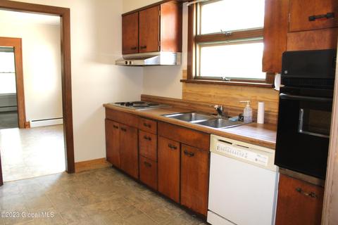 1067 Davis Ter, Schenectady, NY 12303 photo 4