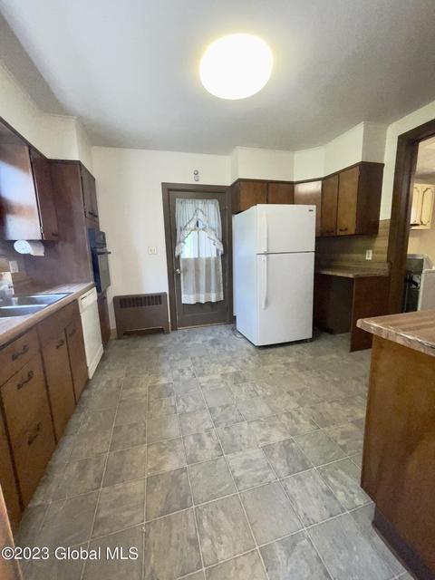 1067 Davis Ter, Schenectady, NY 12303 photo 3