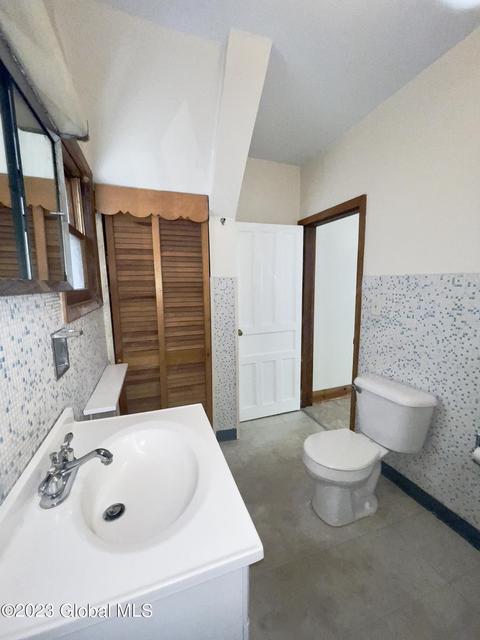 1067 Davis Ter, Schenectady, NY 12303 photo 11