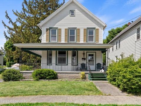 39 Pulver Ave, Ravena, NY 12143