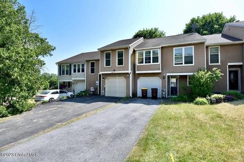 3 Carriage Rd, Clifton Park, NY 12065