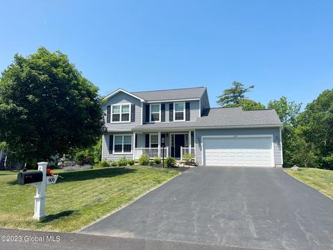 909 Ridgeview Cir, Castleton On Hudson, NY 12033