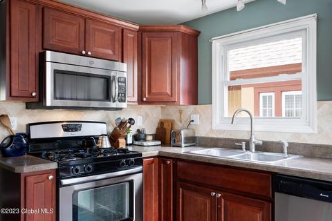 714 Decamp Ave, Schenectady, NY 12309 photo 18