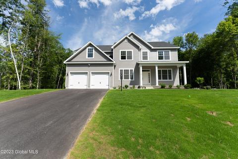 4 Appleton St, Ballston Lake, NY 12019