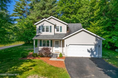 2 Ivy Ln, Greenfield, NY 12859