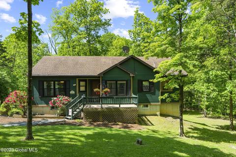 15 Legend Ct, Athens, NY 12015