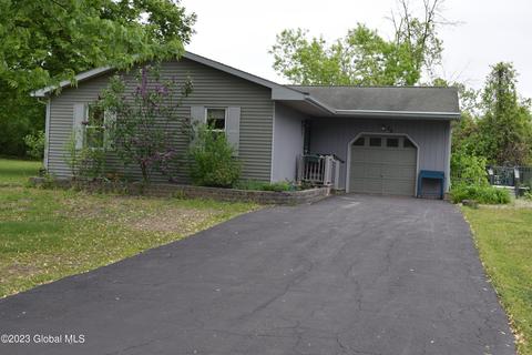 29 Woodlawn Ave, Rensselaer, NY 12144