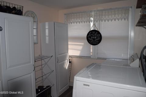 34 Hackett St, Selkirk, NY 12158 photo 8