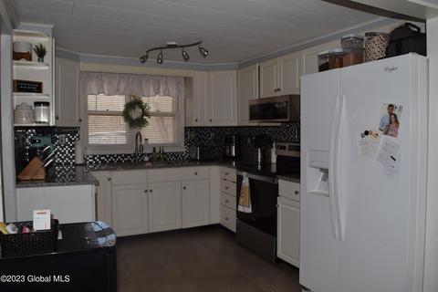 34 Hackett St, Selkirk, NY 12158 photo 17