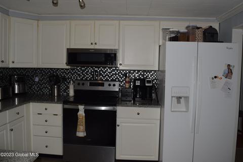 34 Hackett St, Selkirk, NY 12158 photo 18