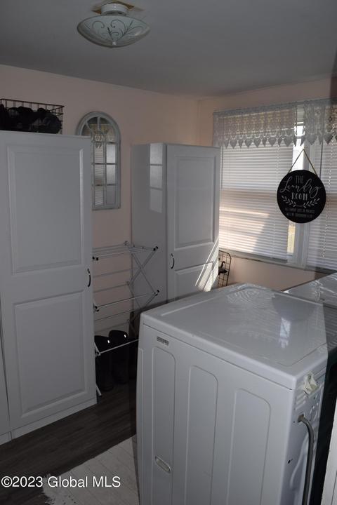 34 Hackett St, Selkirk, NY 12158 photo 6