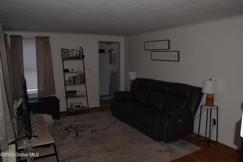 34 Hackett St, Selkirk, NY 12158 photo 3