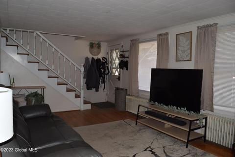 34 Hackett St, Selkirk, NY 12158 photo 4