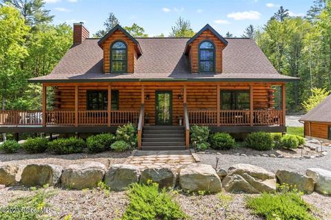 45 Woodridge Rd, Brant Lake, NY 12815