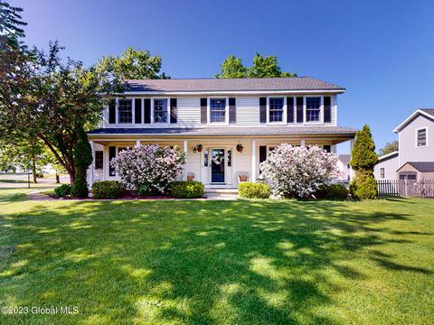 2 Verdun St, Watervliet, NY 12189