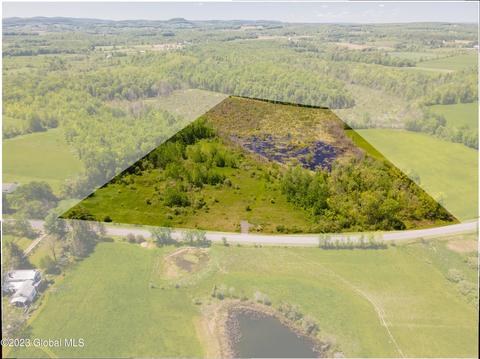 229 Lawton Rd, Howes Cave, NY 12043