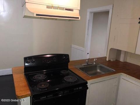 5 Ark St, Philmont, NY 12565
