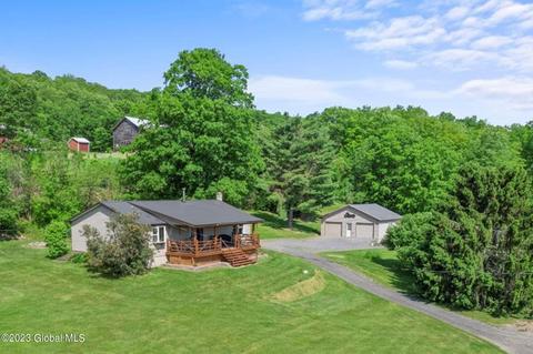 817 Clarksville Rd, Feura Bush, NY 12067