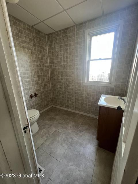 35 Willow Ave, Schenectady, NY 12304 photo 11