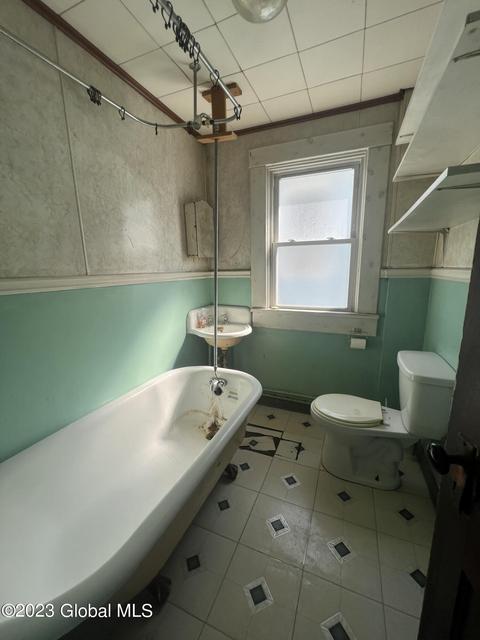 35 Willow Ave, Schenectady, NY 12304 photo 7