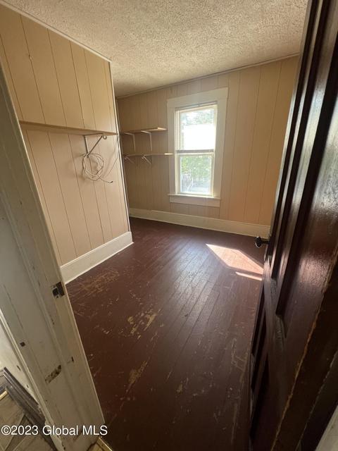 35 Willow Ave, Schenectady, NY 12304 photo 9