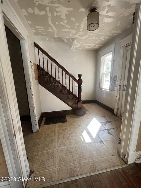 35 Willow Ave, Schenectady, NY 12304 photo 12