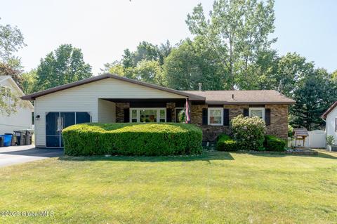 7 Tokay Ln, Schenectady, NY 12309