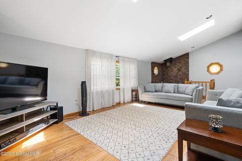 1017 Baker Ave, Schenectady, NY 12309 photo 9