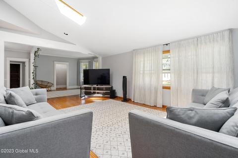 1017 Baker Ave, Schenectady, NY 12309 photo 10
