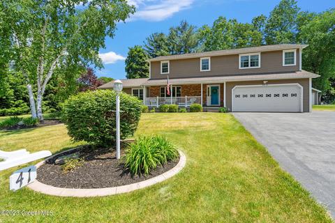 41 St Andrews Dr, Clifton Park, NY 12065