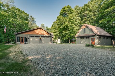 6025 Greens Corner Rd, Galway, NY 12074