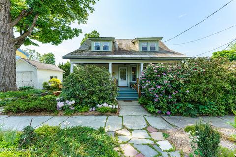 1 Second St, Cambridge, NY 12816