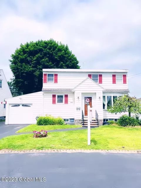 3229 Harold St, Rotterdam, NY 12306