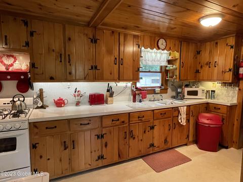 20 Bishop Dr, Corinth, NY 12822 photo 10