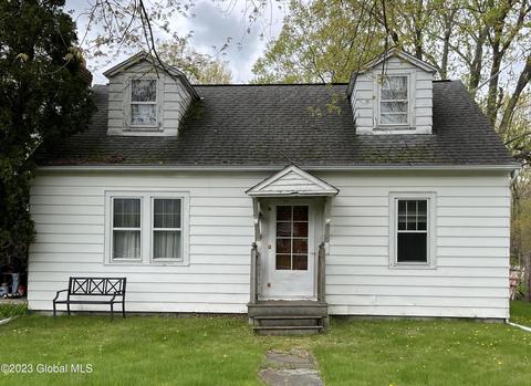 164 Chatham St, Nassau, NY 12123