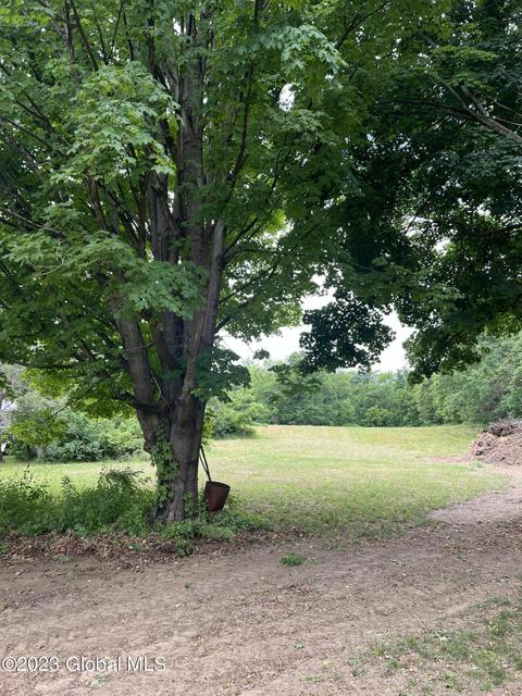 51 Phillips Rd, Stillwater, NY 12170
