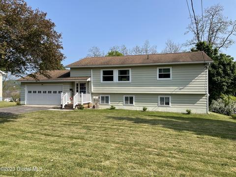 108 St Christopher Pl, Cobleskill, NY 12043 photo 4