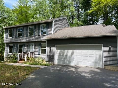 13 Arbor Ln, Clifton Park, NY 12065