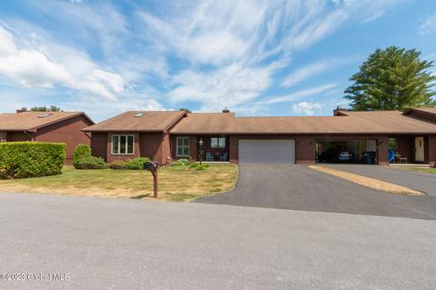 169 Country Club Ln, Fort Johnson, NY 12070